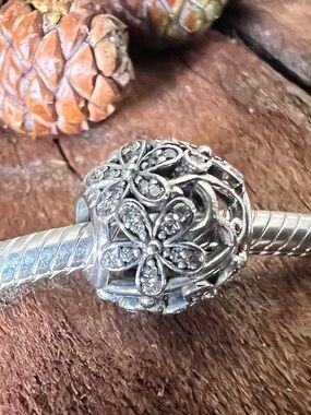 Authentic Pandora Charm Dazzling Daisy Meadow Flower Openworks Pave Cz Pave 925